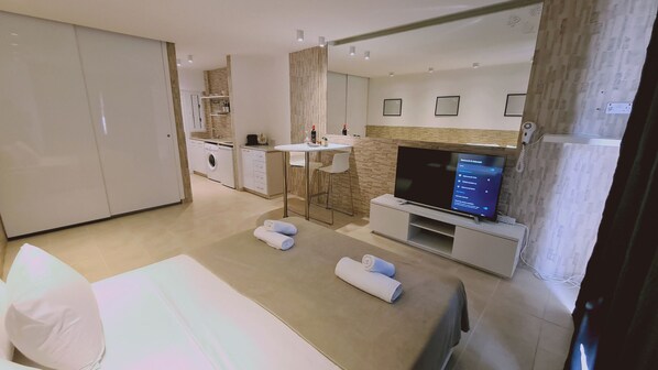 1 bedroom, soundproofing, iron/ironing board, free WiFi