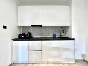 Kühlschrank, Mikrowelle, Ofen, Toaster