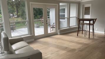 智能電視、書籍、音響、 辦公室