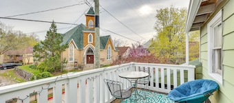Eureka Springs Vacation Rental < Half-Mi to Dtwn!