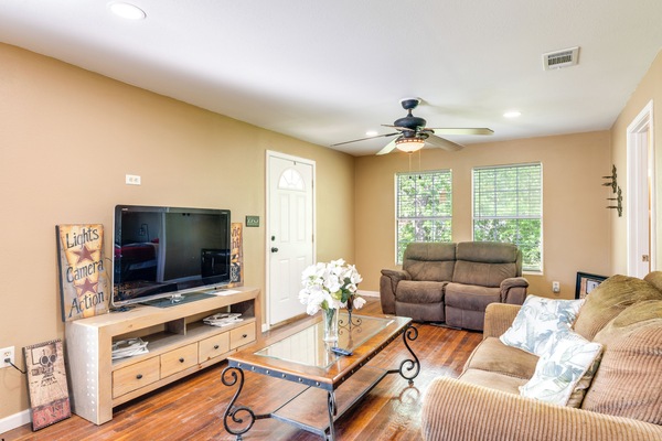 Victoria Vacation Rental | 3BR | 2BA | Stairs Required | 1,500 Sq Ft