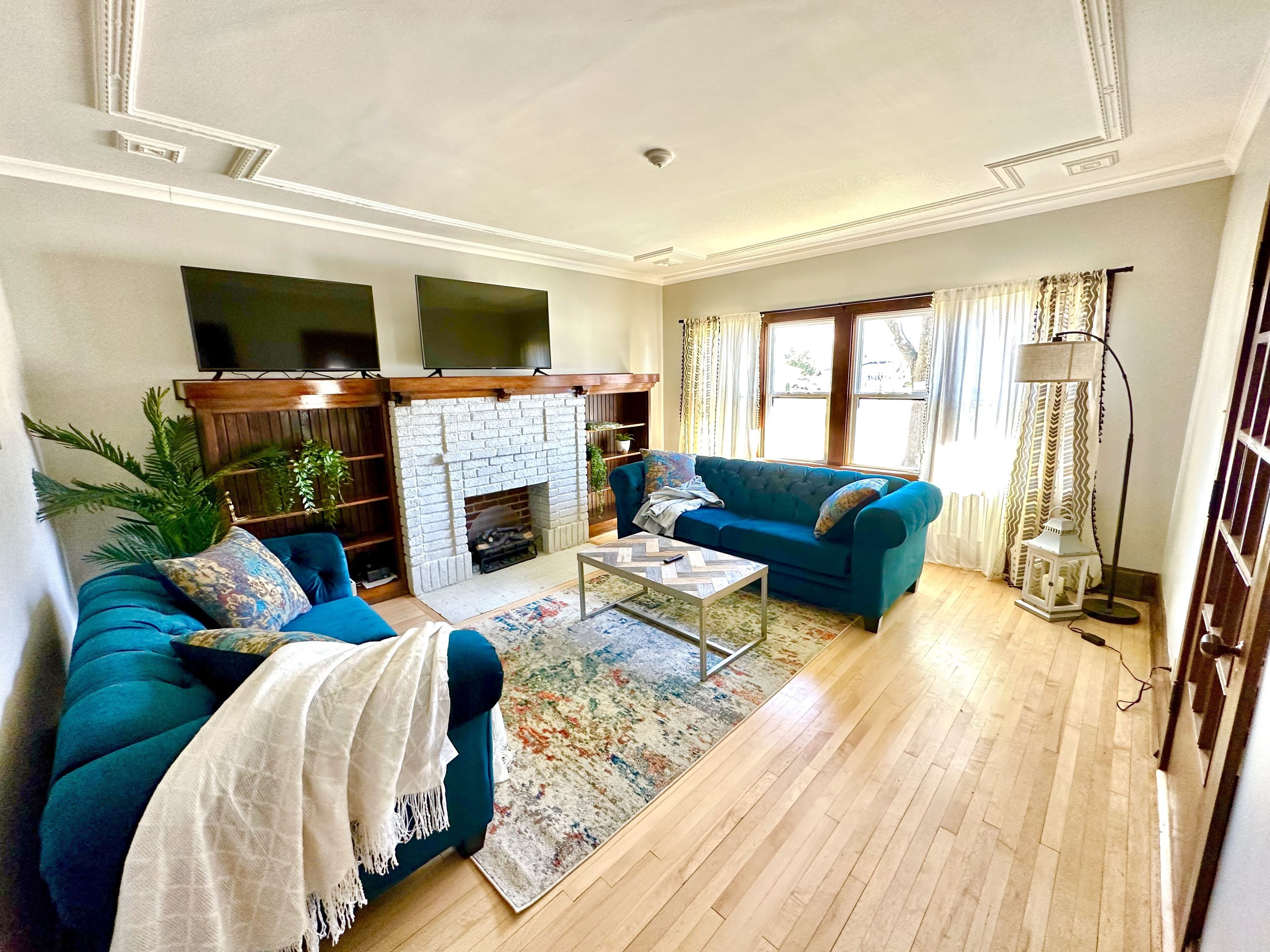 Story Hill Bungalow walking distance to ballpark