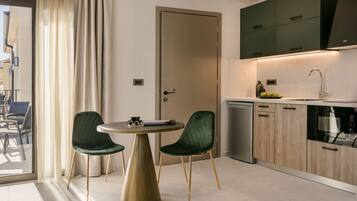 Superior-Suite, Meerblick | 1 Schlafzimmer, hochwertige Bettwaren, Zimmersafe, Schreibtisch