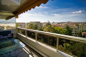 Property grounds - Palmes d'Or Properties - Ref VEZ (Cannes)
