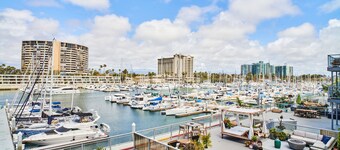 Blue Agate - Seaside Bright 2BR w/ Marina Views