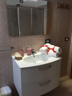 Free toiletries, hair dryer, bidet, towels