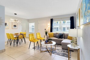 TV connectée, jeux vidéo, table de tennis de table, espaces bureaux