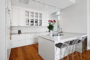 Fridge, microwave, oven, dishwasher