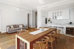 Dining - Luxury Apartment with Exceptional View (Cannes)