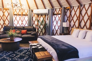 WiFi, bed sheets, wheelchair access