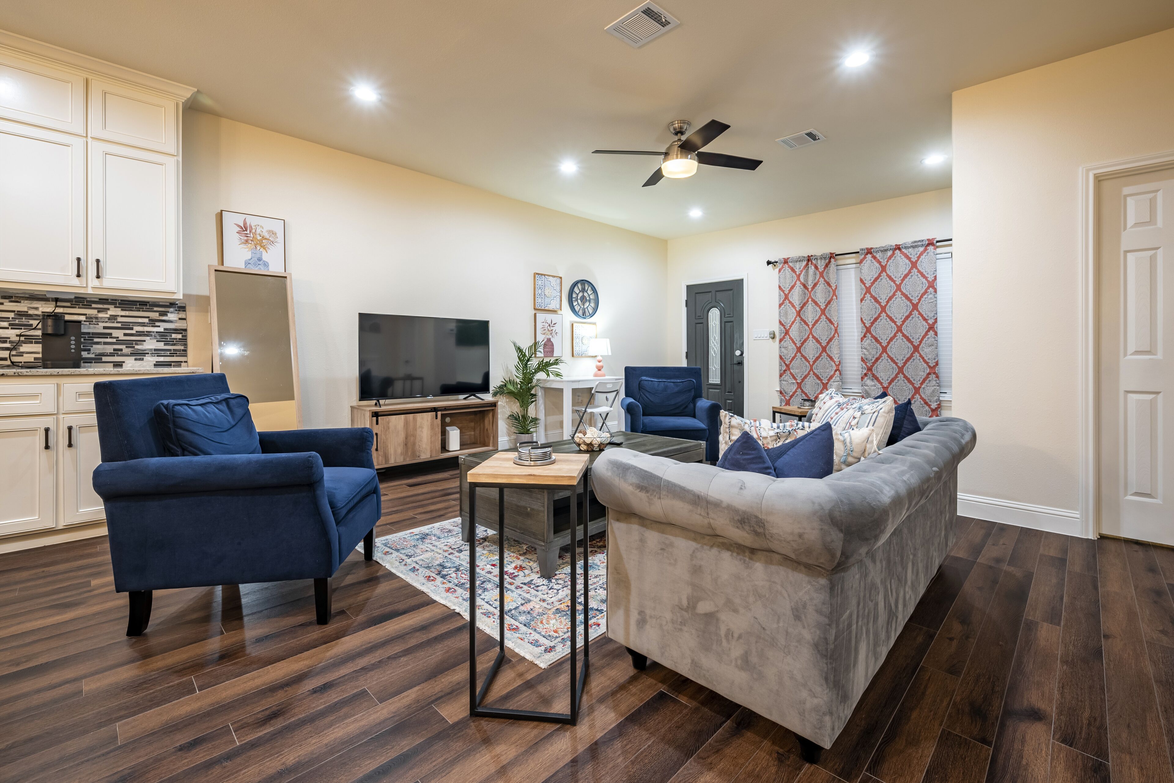 The Perfect Urban Getaway: 3BR/2.5BA near Downtown