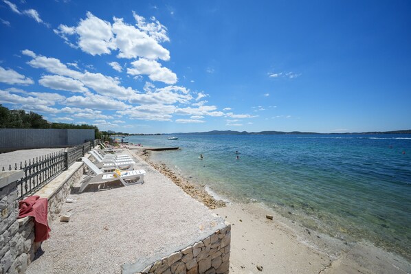 Beach nearby - DʻArt Villa Apartment A2 (Bibinje)