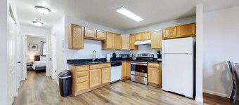 Spacious Two-Bed Updated Near DIA easy Denver Access and cute town of Brighton