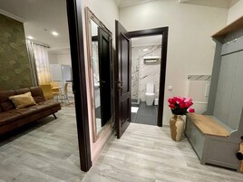 Family Apartment | 1 bedroom, Egyptian cotton sheets, hypo-allergenic bedding