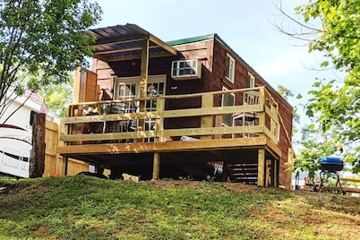 Tiny House Glamping at Watts Bar