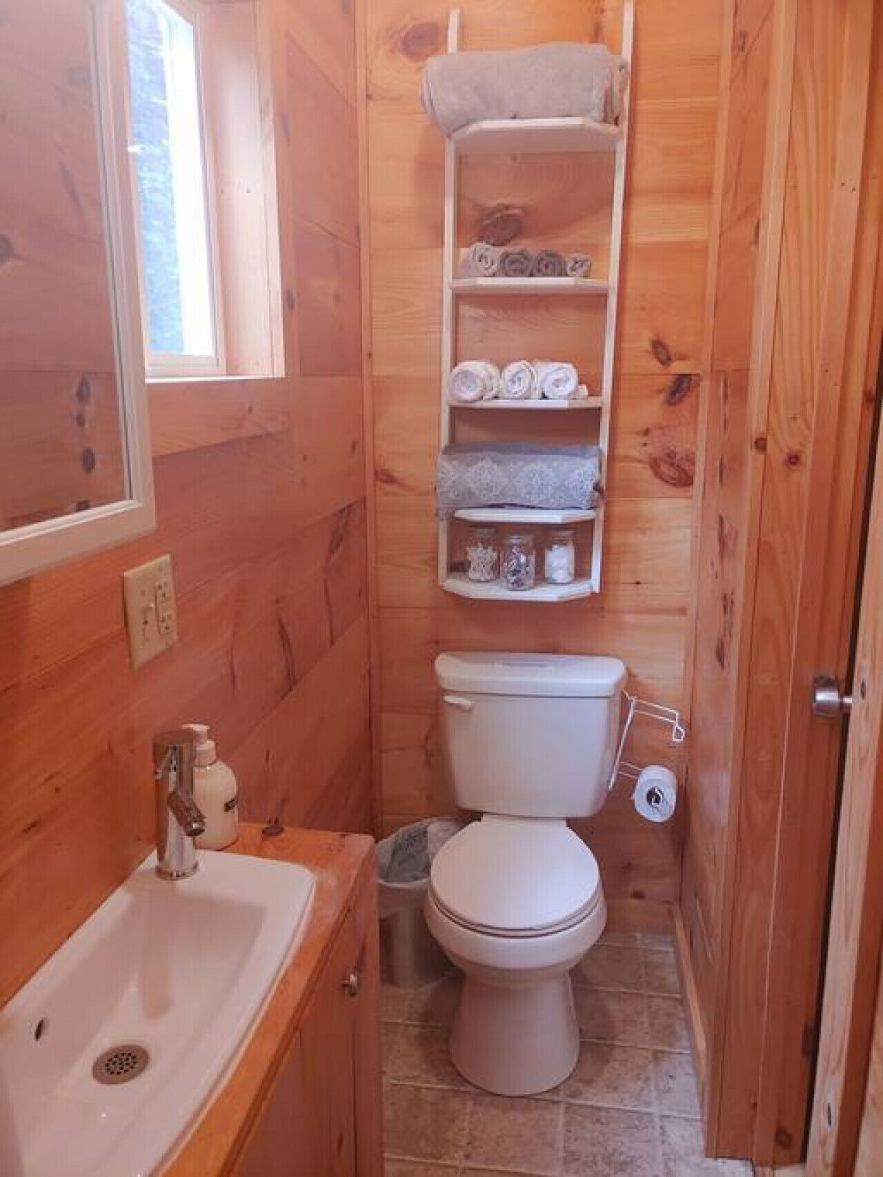 Tiny House Glamping at Watts Bar