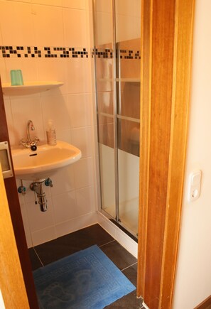 Chambre Simple Standard, salle de bains attenante | Ăquipements de la chambre