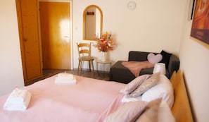 Chambre Triple Classique, salle de bains attenante | Équipements de la chambre