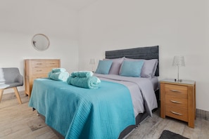 1 bedroom, iron/ironing board, travel cot, free WiFi - Skomer Sea View Cottage with Hot Tub- Dog Friendly (Haverfordwest)