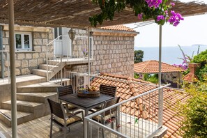 Outdoor dining - Apartments Villa Mare - Two Bedroom Apartment (Mlini)