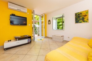 1 camera, Wi-Fi, lenzuola