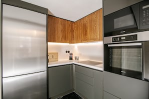 Cafetera/tetera, mesa de comedor