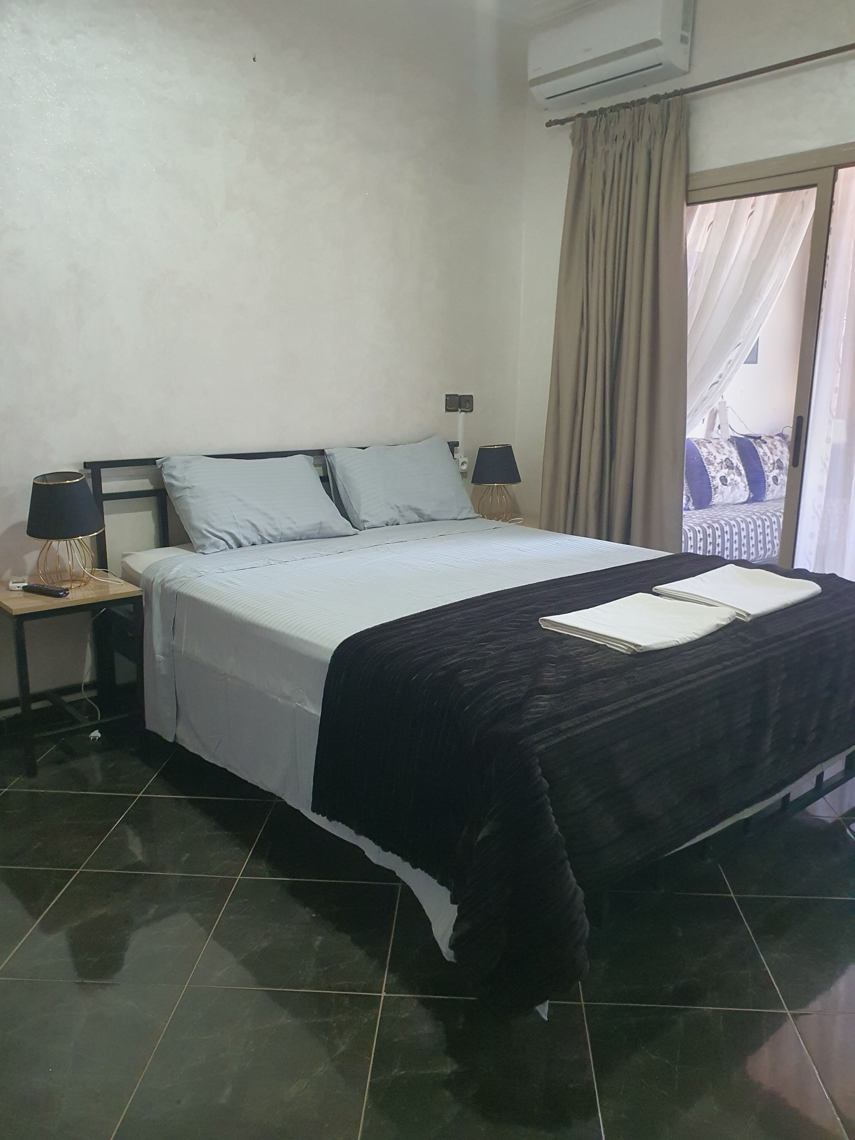 5 chambres, fer et planche à repasser, lit parapluie, Wi-Fi gratuit