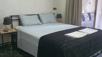 5 chambres, fer et planche à repasser, lit parapluie, Wi-Fi gratuit