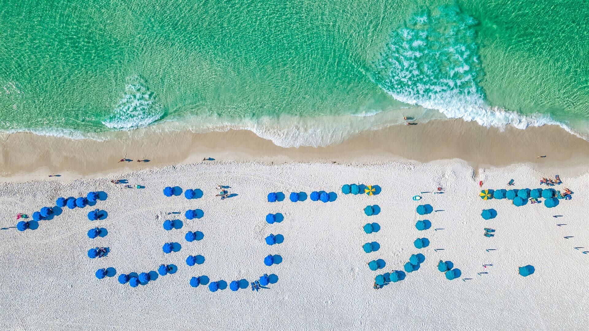 På stranden og solsenger