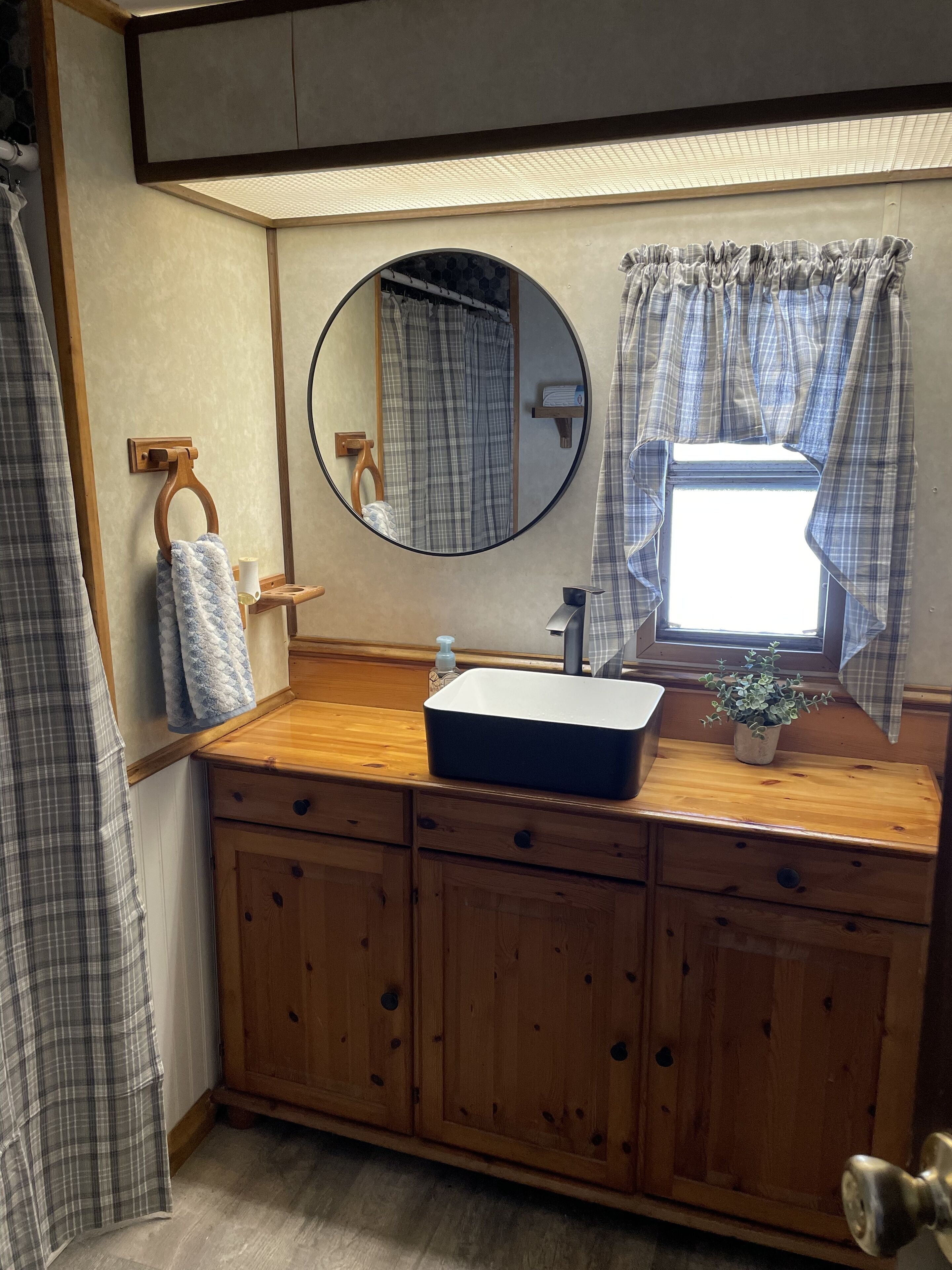 Enjoy a peaceful getaway that is centrally located in the Catskill Mountains.