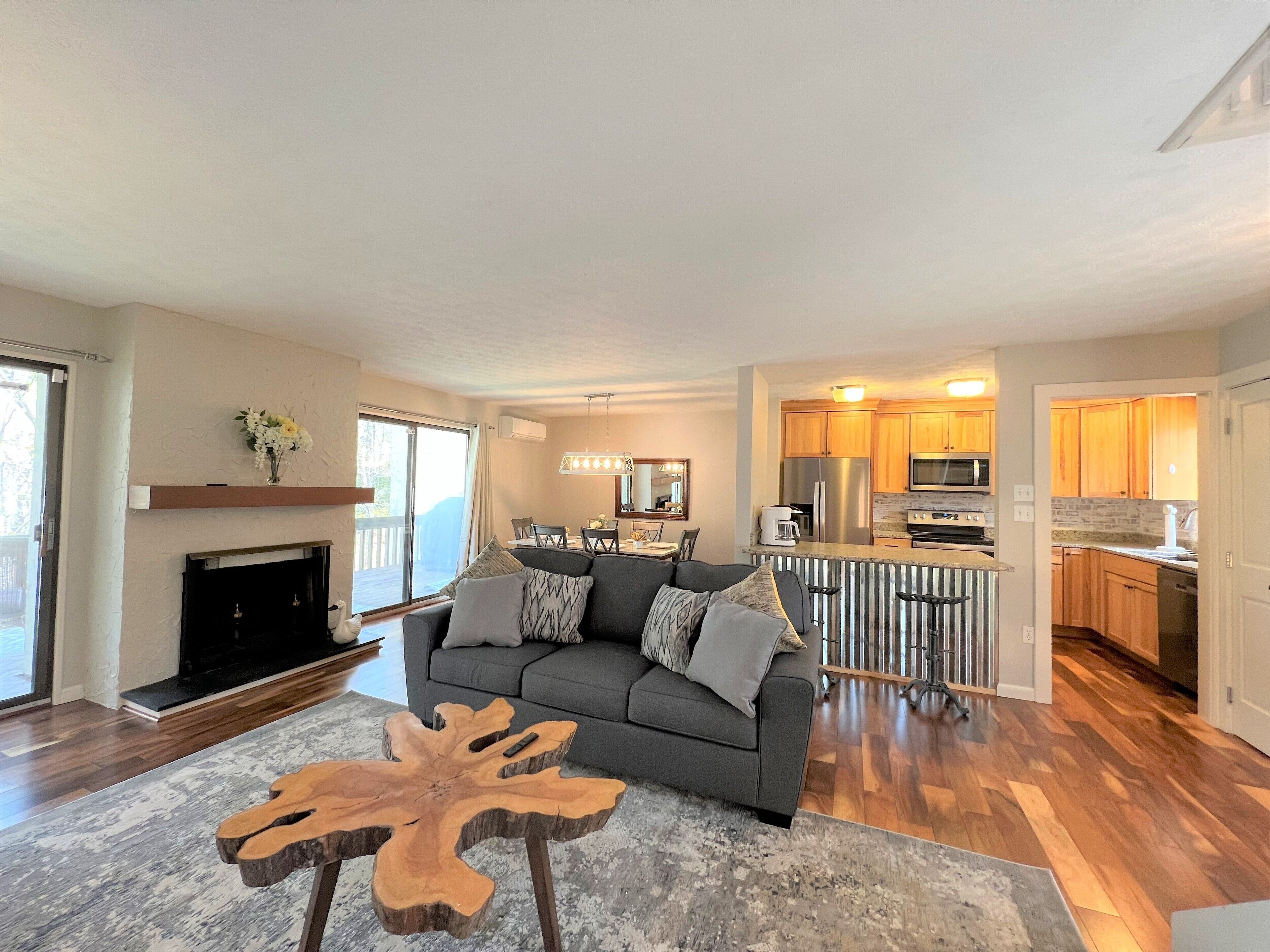 Cozy Cottage located in Sapphire NC