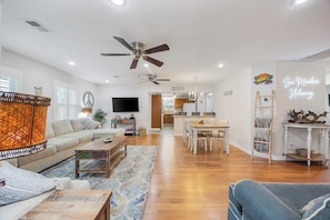 Smart TV, fireplace, stereo