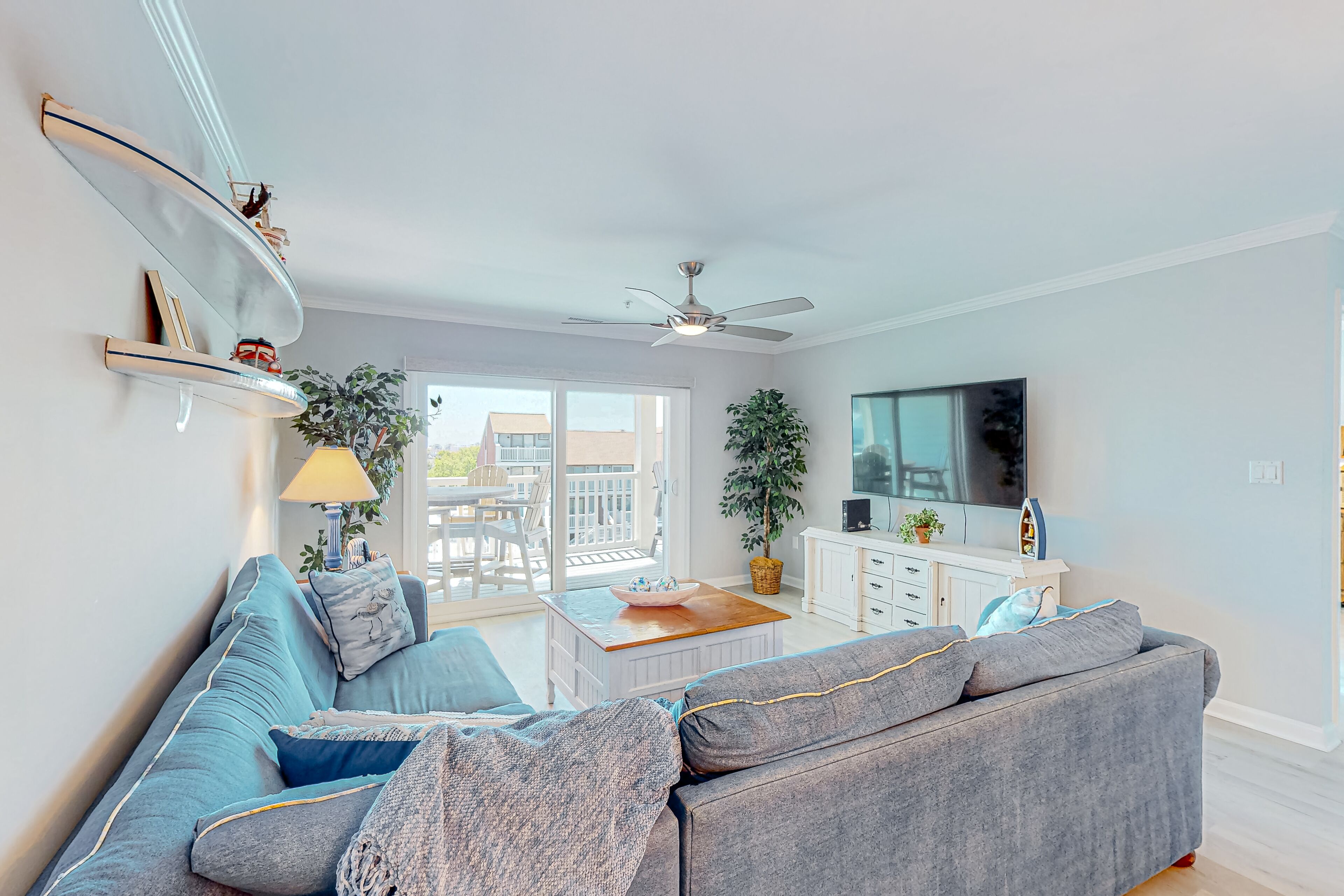 Lovely bayfront condo with pool, beach gear, tennis, dock, AC & W/D