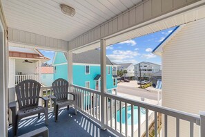 Property grounds - 5BR House w/ Pool | Steps to Beach | Aqua Vista (North Myrtle Beach)