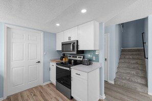 Fridge, microwave, oven, stovetop - 5BR House w/ Pool | Steps to Beach | Aqua Vista (North Myrtle Beach)