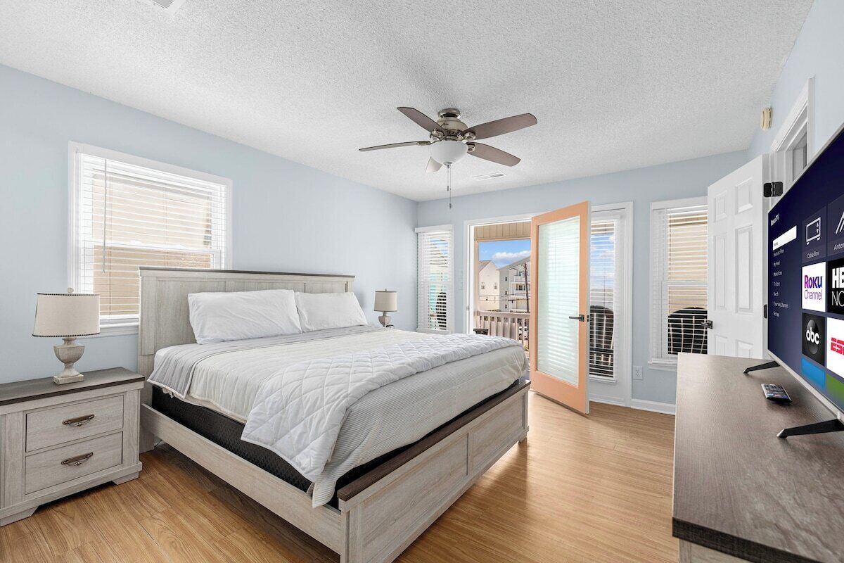 5 bedrooms, iron/ironing board, free WiFi, bed sheets