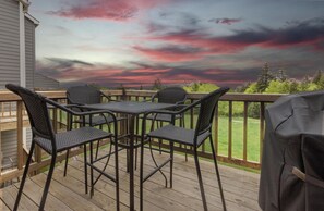 Outdoor dining - PR 36 - Spacious & dog-friendly summer getaway. Minutes to bike trails! (Snowshoe)
