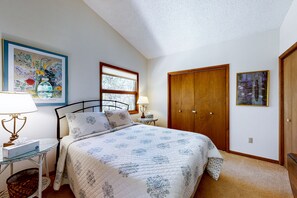 4 habitaciones, tabla de planchar con plancha, internet y ropa de cama 