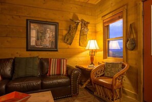 Living area - Rustic Chic Barn Cabin Retreat in the Heart of Nature, Rustic Chic Barn Cabin Retreat (Garfield County)