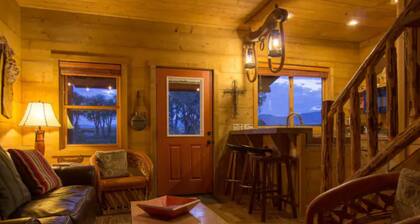 Rustic Chic Barn Cabin Retreat in the Heart of Nature, Rustic Chic Barn Cabin Retreat