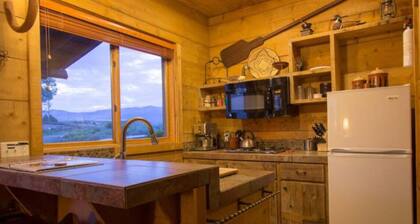 Rustic Chic Barn Cabin Retreat in the Heart of Nature, Rustic Chic Barn Cabin Retreat