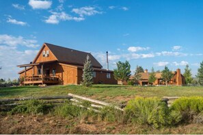 Exterior - Rustic Chic Barn Cabin Retreat in the Heart of Nature, Rustic Chic Barn Cabin Retreat (Garfield County)