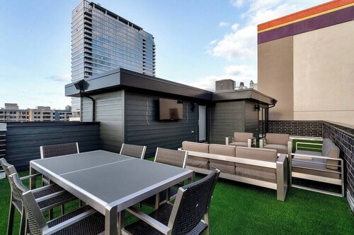 2 Newly Built Luxury Condos with Private Roofdeck!