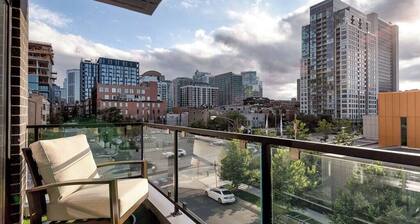 2 Newly Built Luxury Condos with Private Roofdeck!