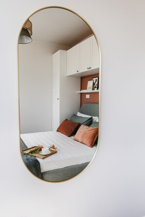 2 bedrooms, iron/ironing board, travel crib, free WiFi - Terrazza Ninetta: Historic City View Apartment in Monopoli (Monopoli)