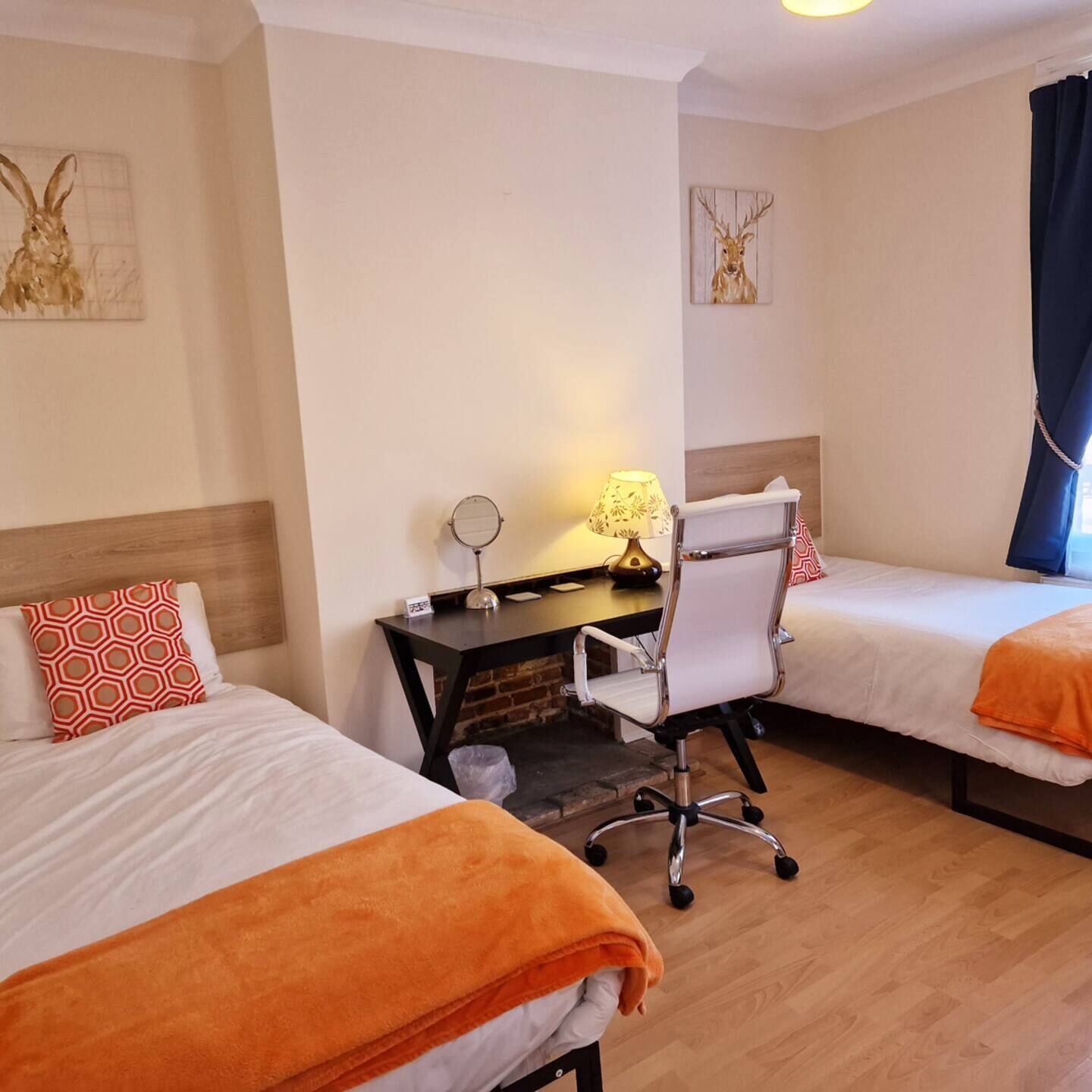 3 bedrooms, desk, iron/ironing board, free WiFi