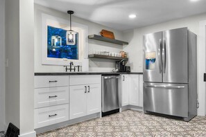 Nhà (Rivers Edge) | Ngoại thất