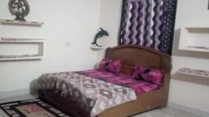 2 عدّة غرف نوم وخدمة الإنترنت