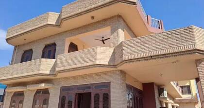 Spacious 2 roomset with kitchen in Yogi Villa