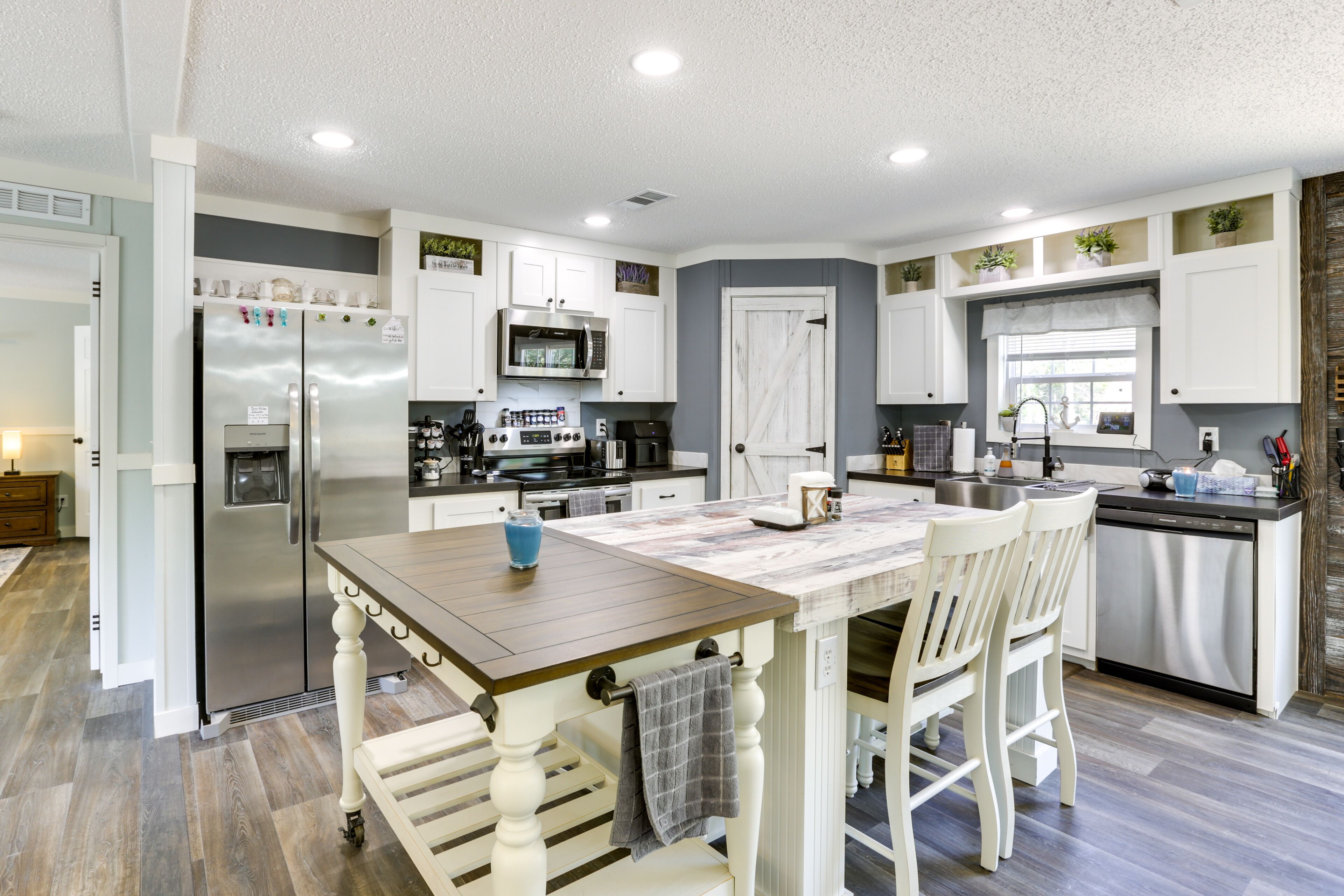 Charming Perry Home ~ 2 Mi to the Gulf!